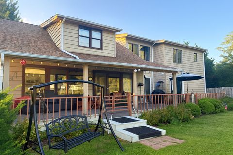 Photo of 1439 Lowe Drive, Algonquin, IL 60102 (MLS # 12458573)