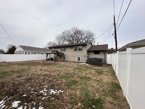 Tiny photo for 305 W Miller Road, Sterling, IL 61081 (MLS # 12541762)