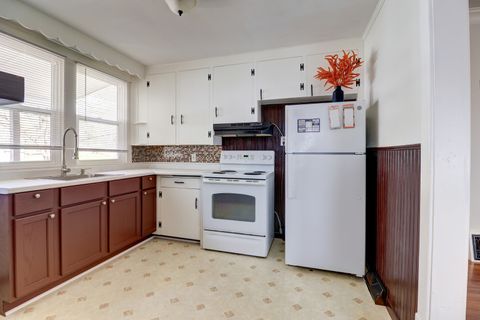 Tiny photo for 232 N 6th Street, Clinton, IA 52732 (MLS # 12624968)