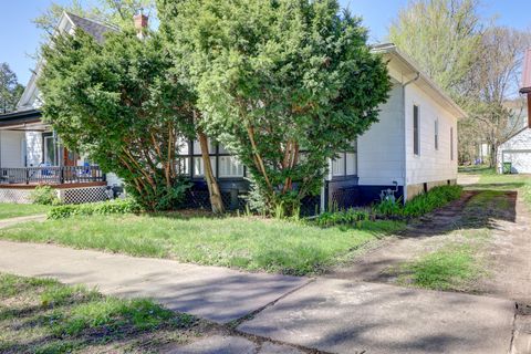 Tiny photo for 232 N 6th Street, Clinton, IA 52732 (MLS # 12624968)