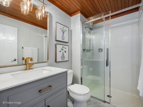 Tiny photo for 3930 N Pine Grove Avenue #1011, Chicago, IL 60613 (MLS # 12546840)