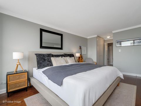 Tiny photo for 3930 N Pine Grove Avenue #1011, Chicago, IL 60613 (MLS # 12546840)