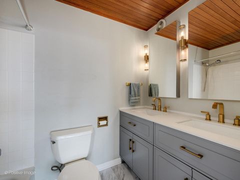 Tiny photo for 3930 N Pine Grove Avenue #1011, Chicago, IL 60613 (MLS # 12546840)