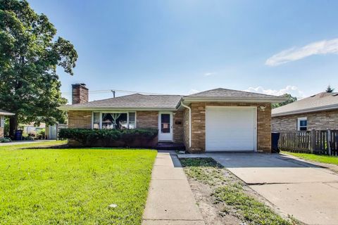 Photo of 2113 Walnut Street, Waukegan, IL 60087 (MLS # 12421175)