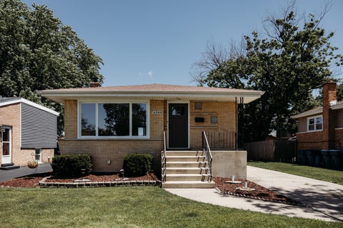 Photo of 4344 W Linecrest Drive, Alsip, IL 60803 (MLS # 12675782)