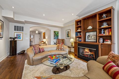 Tiny photo for 5000 S East End Avenue #18C, Chicago, IL 60615 (MLS # 12400235)
