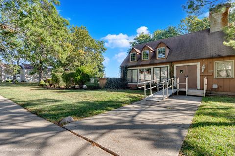 Tiny photo for 1201 S Williamsburg Road, Country Club Hills, IL 60478 (MLS # 12599652)
