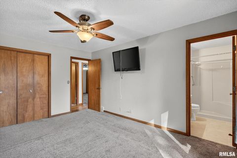 Tiny photo for 1500 12TH Avenue N, Clinton, IA 52732 (MLS # QC4268346)