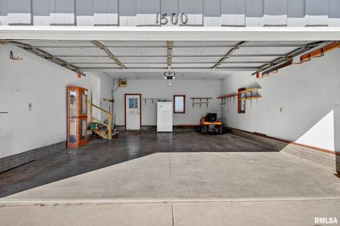 Tiny photo for 1500 12TH Avenue N, Clinton, IA 52732 (MLS # QC4268346)