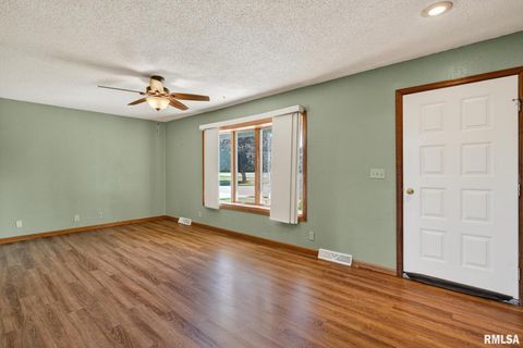 Tiny photo for 1500 12TH Avenue N, Clinton, IA 52732 (MLS # QC4268346)