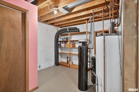 Tiny photo for 1500 12TH Avenue N, Clinton, IA 52732 (MLS # QC4268346)