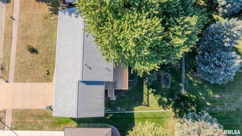 Tiny photo for 1500 12TH Avenue N, Clinton, IA 52732 (MLS # QC4268346)