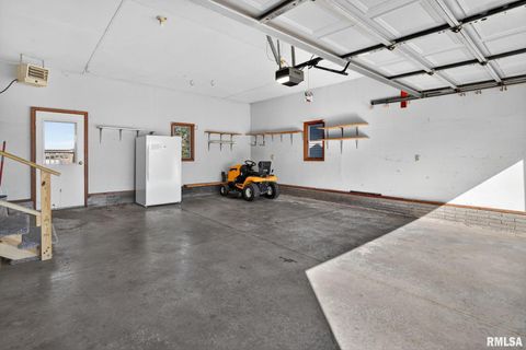 Tiny photo for 1500 12TH Avenue N, Clinton, IA 52732 (MLS # QC4268346)