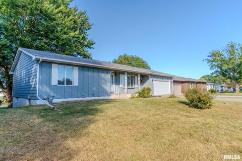 Tiny photo for 1500 12TH Avenue N, Clinton, IA 52732 (MLS # QC4268346)