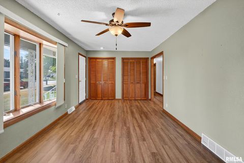 Tiny photo for 1500 12TH Avenue N, Clinton, IA 52732 (MLS # QC4268346)