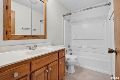 Tiny photo for 1500 12TH Avenue N, Clinton, IA 52732 (MLS # QC4268346)