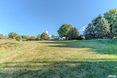 Tiny photo for 1500 12TH Avenue N, Clinton, IA 52732 (MLS # QC4268346)