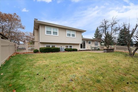 Tiny photo for 731 HIGHPOINT Court, Schaumburg, IL 60193 (MLS # 12520662)