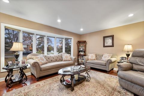 Tiny photo for 731 HIGHPOINT Court, Schaumburg, IL 60193 (MLS # 12520662)