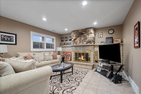 Tiny photo for 731 HIGHPOINT Court, Schaumburg, IL 60193 (MLS # 12520662)