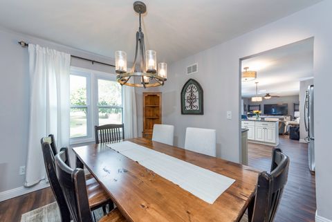 Tiny photo for 508 Cavin Avenue, Winthrop Harbor, IL 60096 (MLS # 12471943)