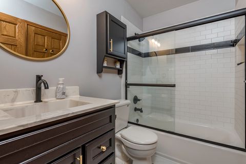 Tiny photo for 508 Cavin Avenue, Winthrop Harbor, IL 60096 (MLS # 12471943)