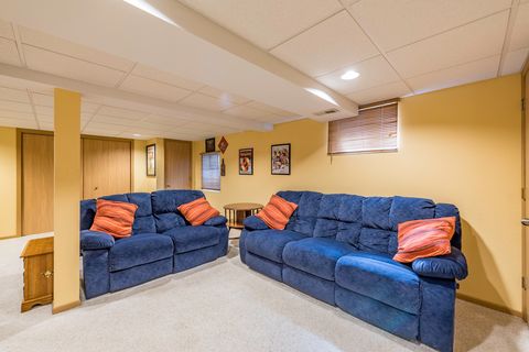 Tiny photo for 508 Cavin Avenue, Winthrop Harbor, IL 60096 (MLS # 12471943)