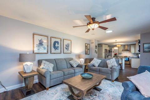 Tiny photo for 508 Cavin Avenue, Winthrop Harbor, IL 60096 (MLS # 12471943)