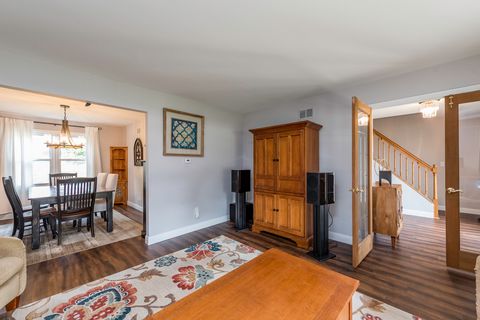 Tiny photo for 508 Cavin Avenue, Winthrop Harbor, IL 60096 (MLS # 12471943)