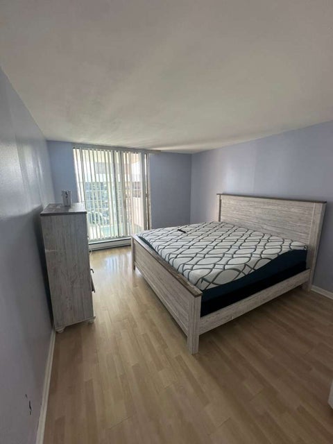 Tiny photo for 6033 N Sheridan Road #39E, Chicago, IL 60660 (MLS # 12742976)