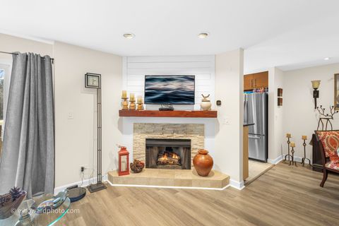 Tiny photo for 727 Maplewood Court #A, Willowbrook, IL 60527 (MLS # 12578901)