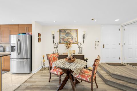 Tiny photo for 727 Maplewood Court #A, Willowbrook, IL 60527 (MLS # 12578901)