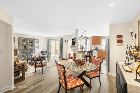 Tiny photo for 727 Maplewood Court #A, Willowbrook, IL 60527 (MLS # 12578901)