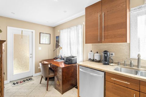 Tiny photo for 727 Maplewood Court #A, Willowbrook, IL 60527 (MLS # 12578901)