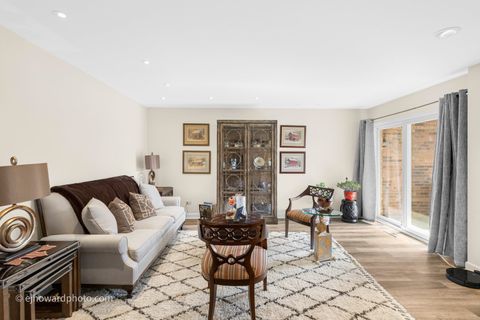 Tiny photo for 727 Maplewood Court #A, Willowbrook, IL 60527 (MLS # 12578901)