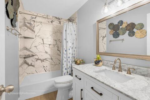 Tiny photo for 727 Maplewood Court #A, Willowbrook, IL 60527 (MLS # 12578901)