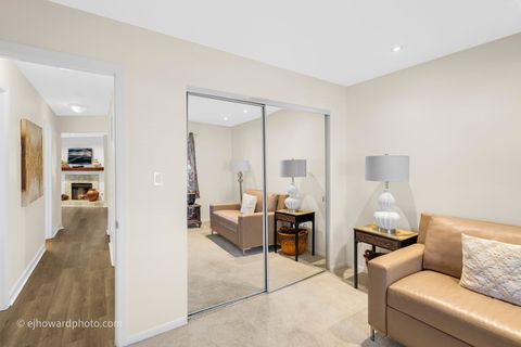 Tiny photo for 727 Maplewood Court #A, Willowbrook, IL 60527 (MLS # 12578901)