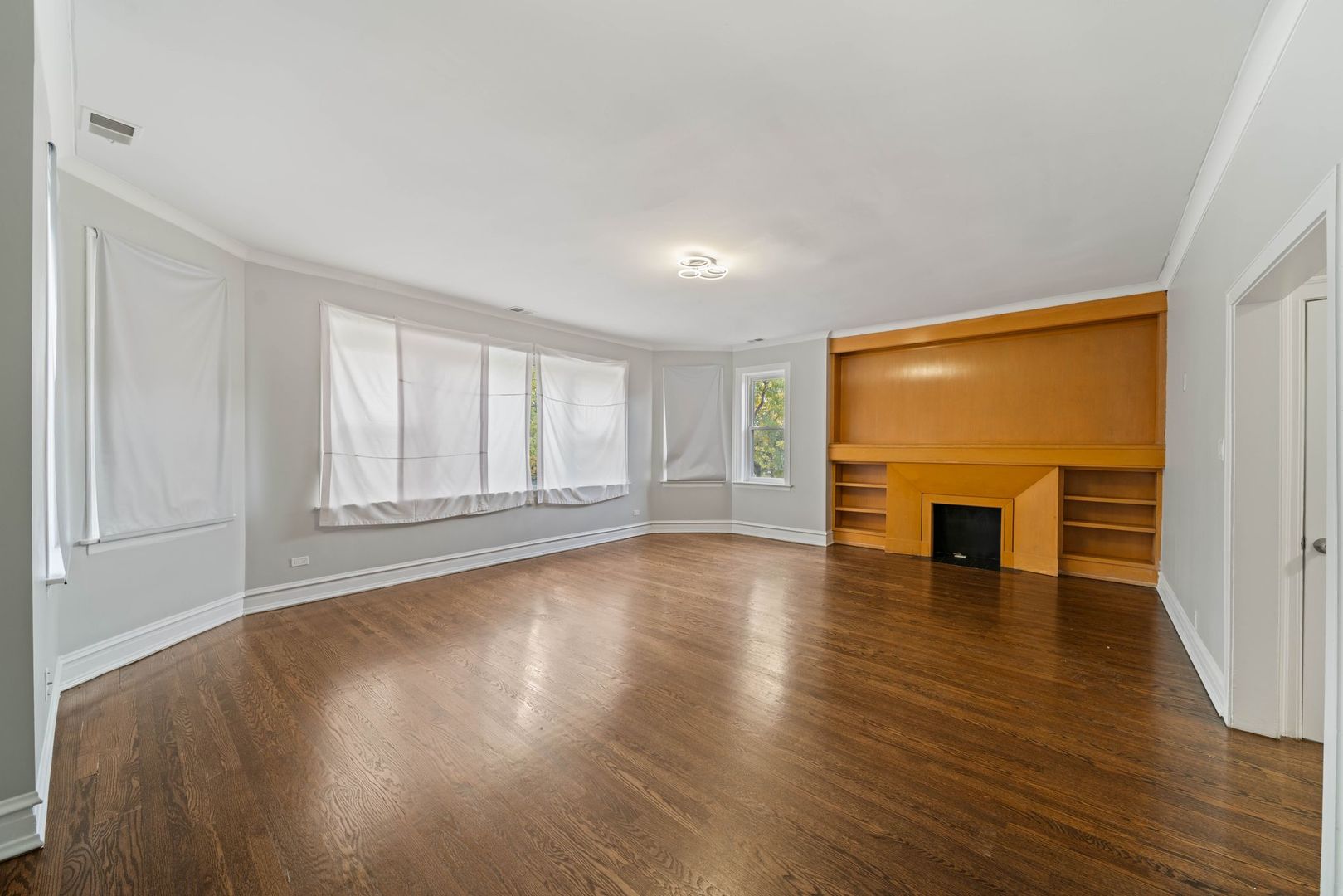 5426 W Jackson Boulevard 1