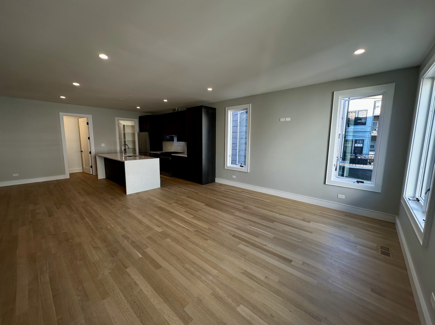 4243 N Damen Avenue 1R