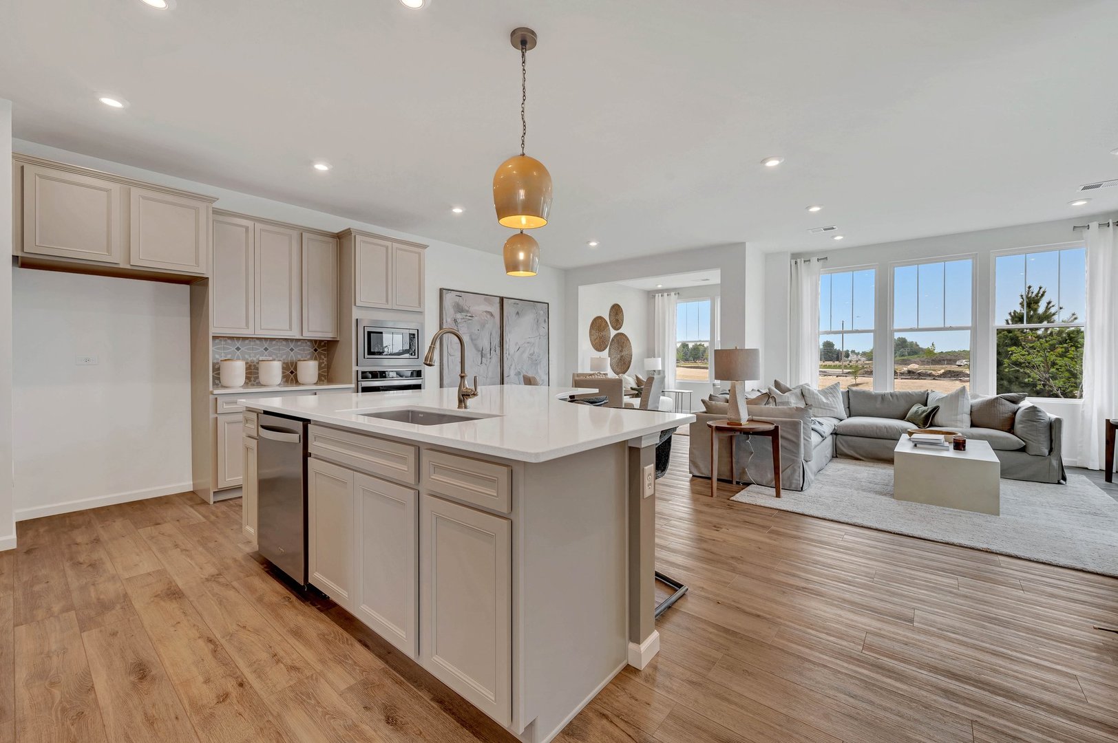 24460 W Kroll Drive 65394