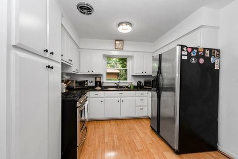 Tiny photo for 7213 W 109th Street, Worth, IL 60482 (MLS # 12441575)