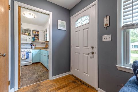 Tiny photo for 262 N Fairlawn Avenue N, Mundelein, IL 60060 (MLS # 12482186)