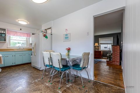 Tiny photo for 262 N Fairlawn Avenue N, Mundelein, IL 60060 (MLS # 12482186)