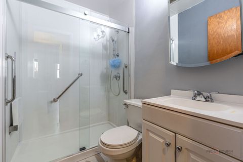 Tiny photo for 262 N Fairlawn Avenue N, Mundelein, IL 60060 (MLS # 12482186)