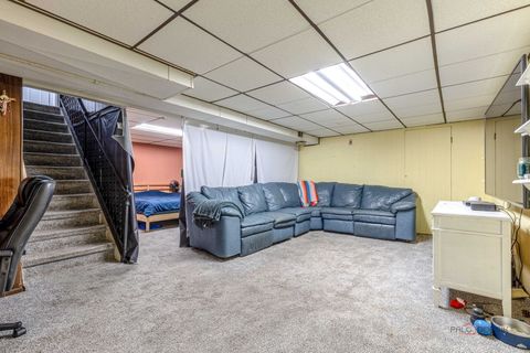 Tiny photo for 262 N Fairlawn Avenue N, Mundelein, IL 60060 (MLS # 12482186)