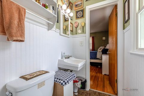 Tiny photo for 262 N Fairlawn Avenue N, Mundelein, IL 60060 (MLS # 12482186)