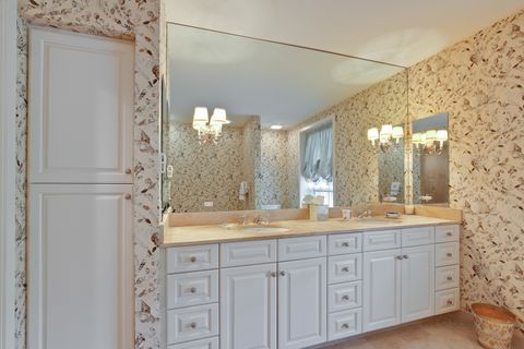 Tiny photo for 531 N Mayflower Road #531, Lake Forest, IL 60045 (MLS # 12394524)