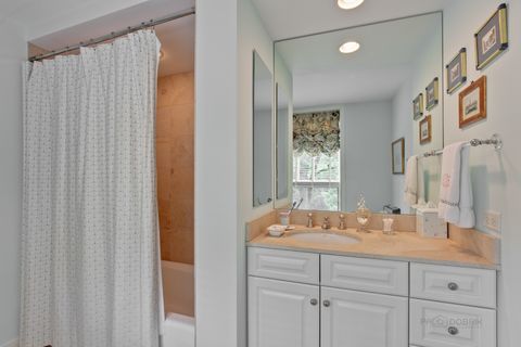 Tiny photo for 531 N Mayflower Road #531, Lake Forest, IL 60045 (MLS # 12394524)