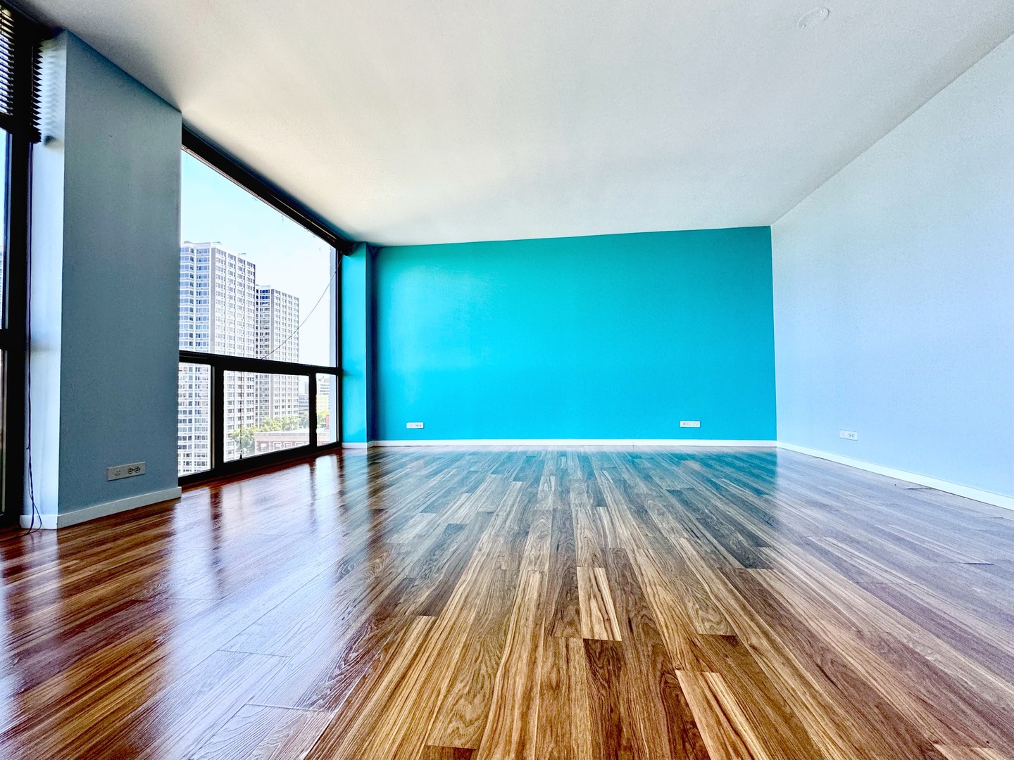 4343 N Clarendon Avenue 1212