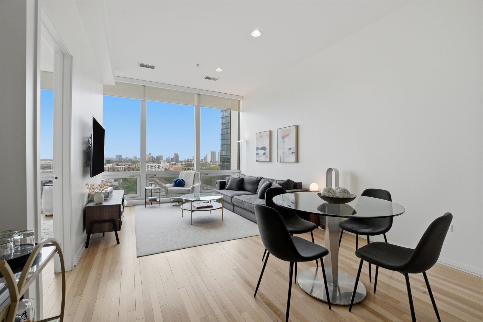 500 W Superior Street 1010